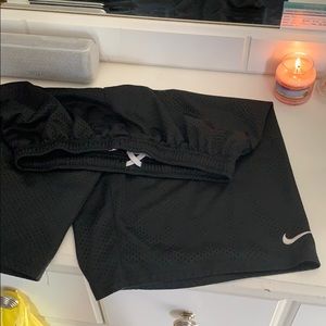 black nike basketball shorts